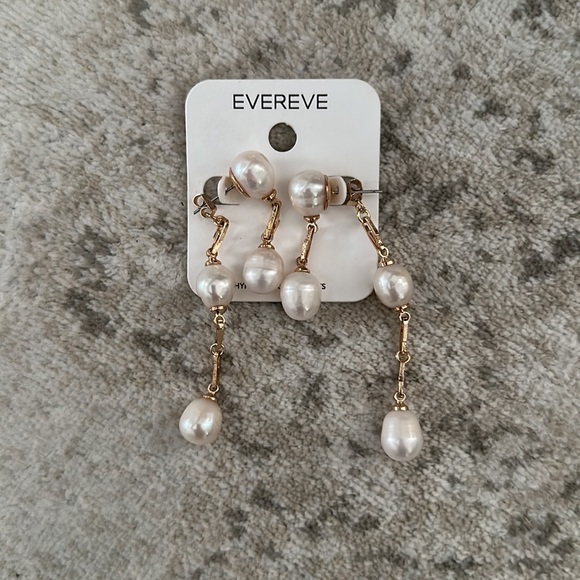 NWT Evereve pearl and gold earrings - Picture 4 of 4